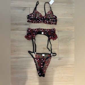 NEW Black Hearts 4-Piece Lingerie Set Bra Panties & Garter Belt L